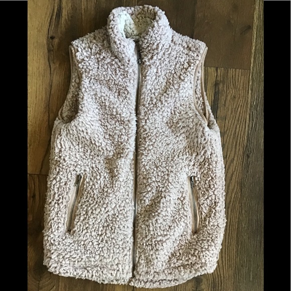 Cozy vest by Thread & Supply - Picture 2 of 3